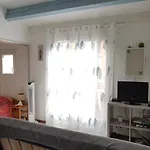 Petit Pavillon St Pierre בית נופש *